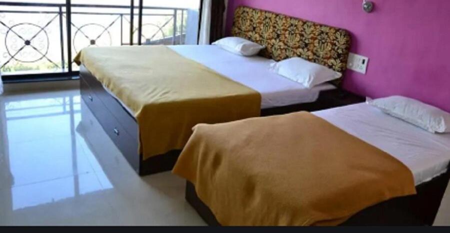 Hotel Manasi Inn Сатара Екстер'єр фото