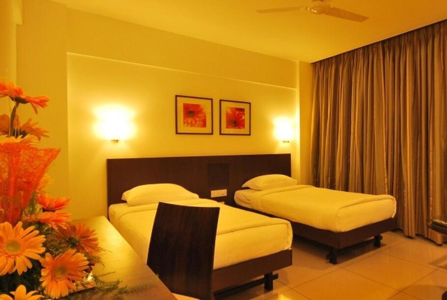 Hotel Manasi Inn Сатара Екстер'єр фото