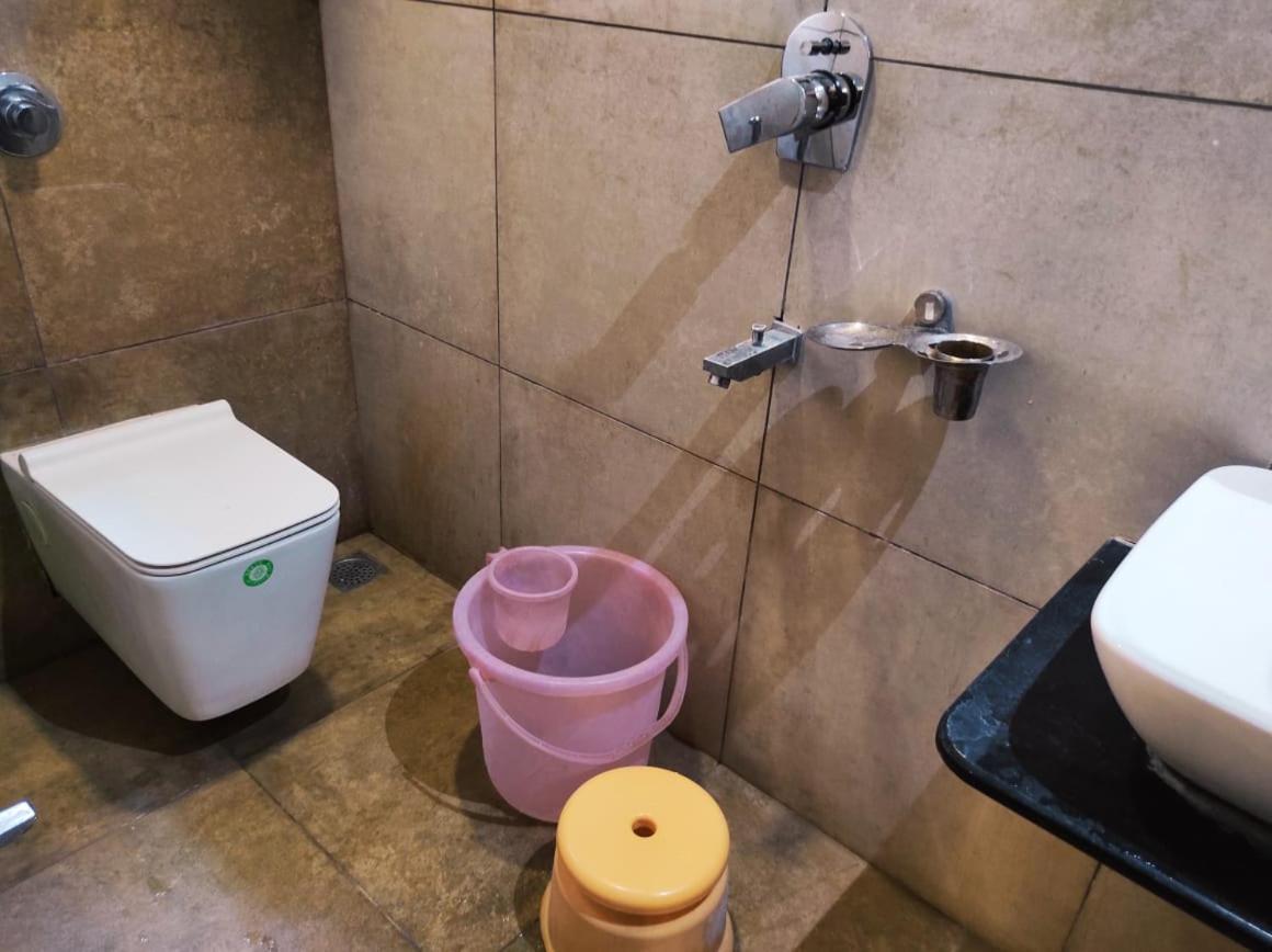 Hotel Manasi Inn Сатара Екстер'єр фото